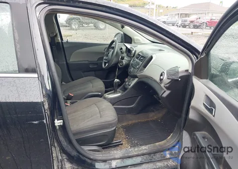 2015 Chevrolet Sonic Lt Auto z USA, uszkodzony, nr VIN 1G1JC5SH2F4115771